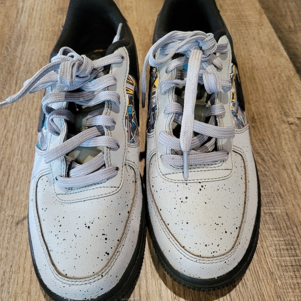 Mans Nike Air Force Black and Gray Sneakers - Picture 5 of 7